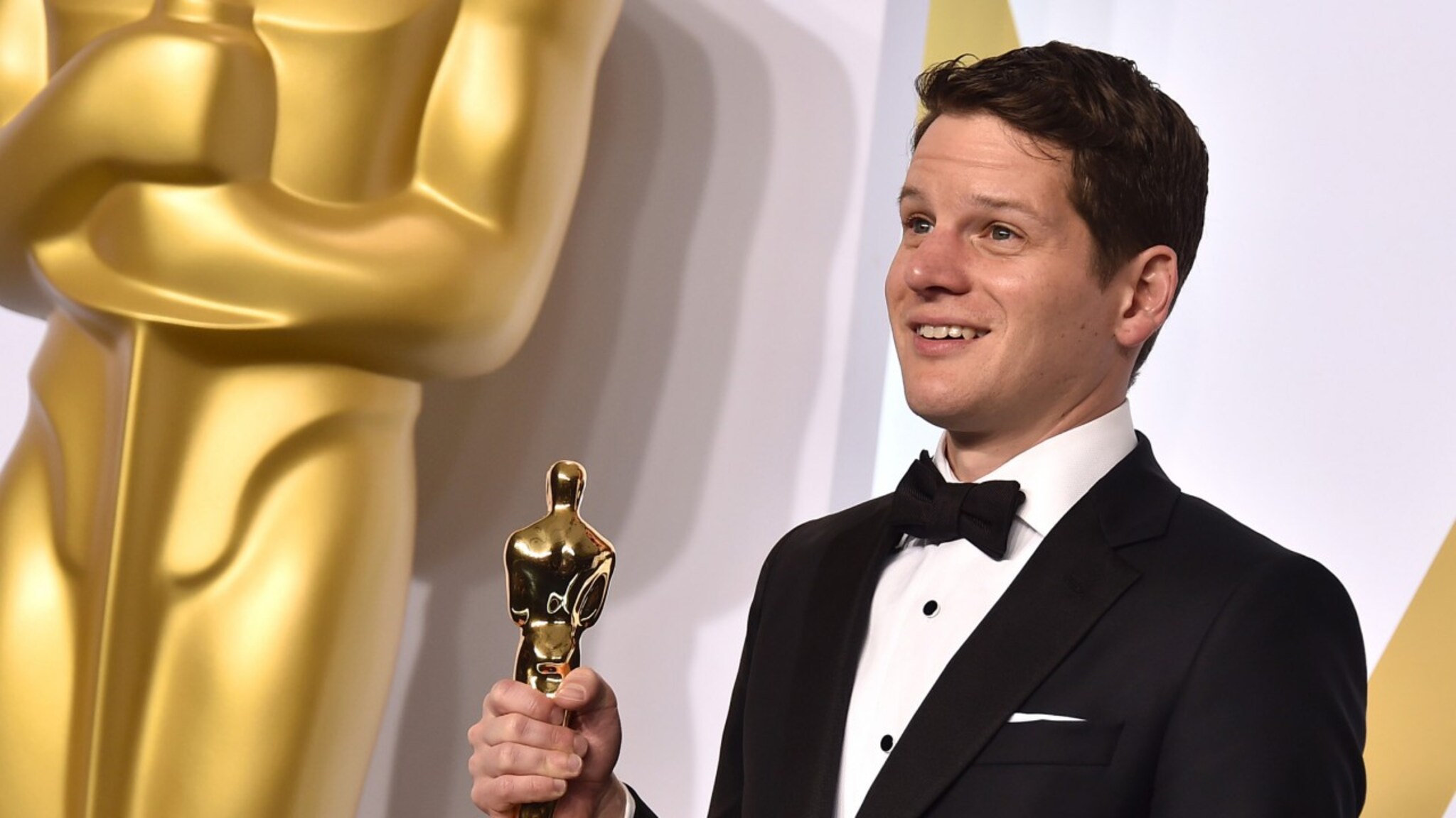 Оскар с субтитрами. Эдриен броуди на оскаре 2003. Оскар (кинопремия, 2023). Квентин тарантино вручают оскар. Оскар с субтитрами.